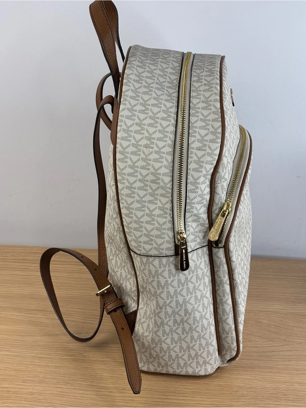 MICHAEL Michael Kors Abbey Large Backpack Popular Vanilla/Acorn Color NWOT